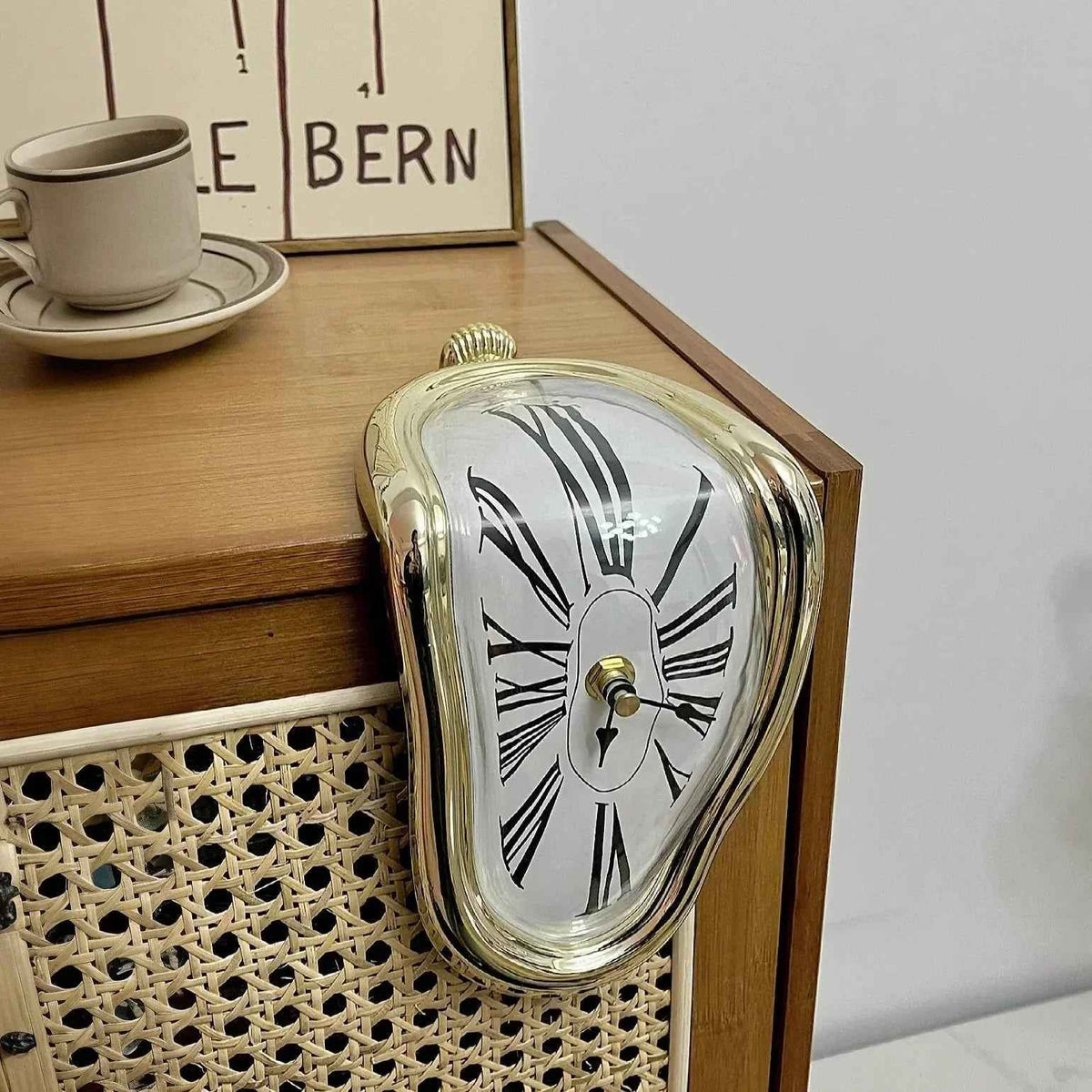 DALI Melting Clock - Grab & Glow