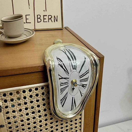 DALI Melting Clock - Grab & Glow