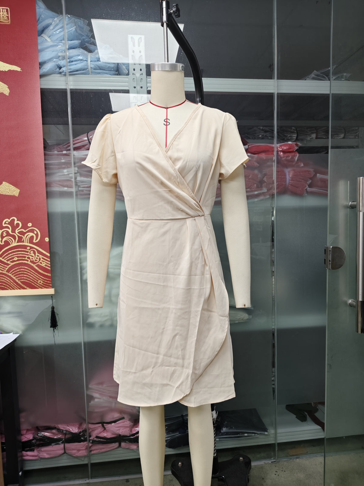 Summer V-neck Short-sleeved Dress Ins Fashion Tight-Waisted Beach Dresses Women's Clothing - Grab & Glow