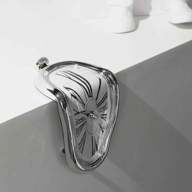 DALI Melting Clock - Grab & Glow