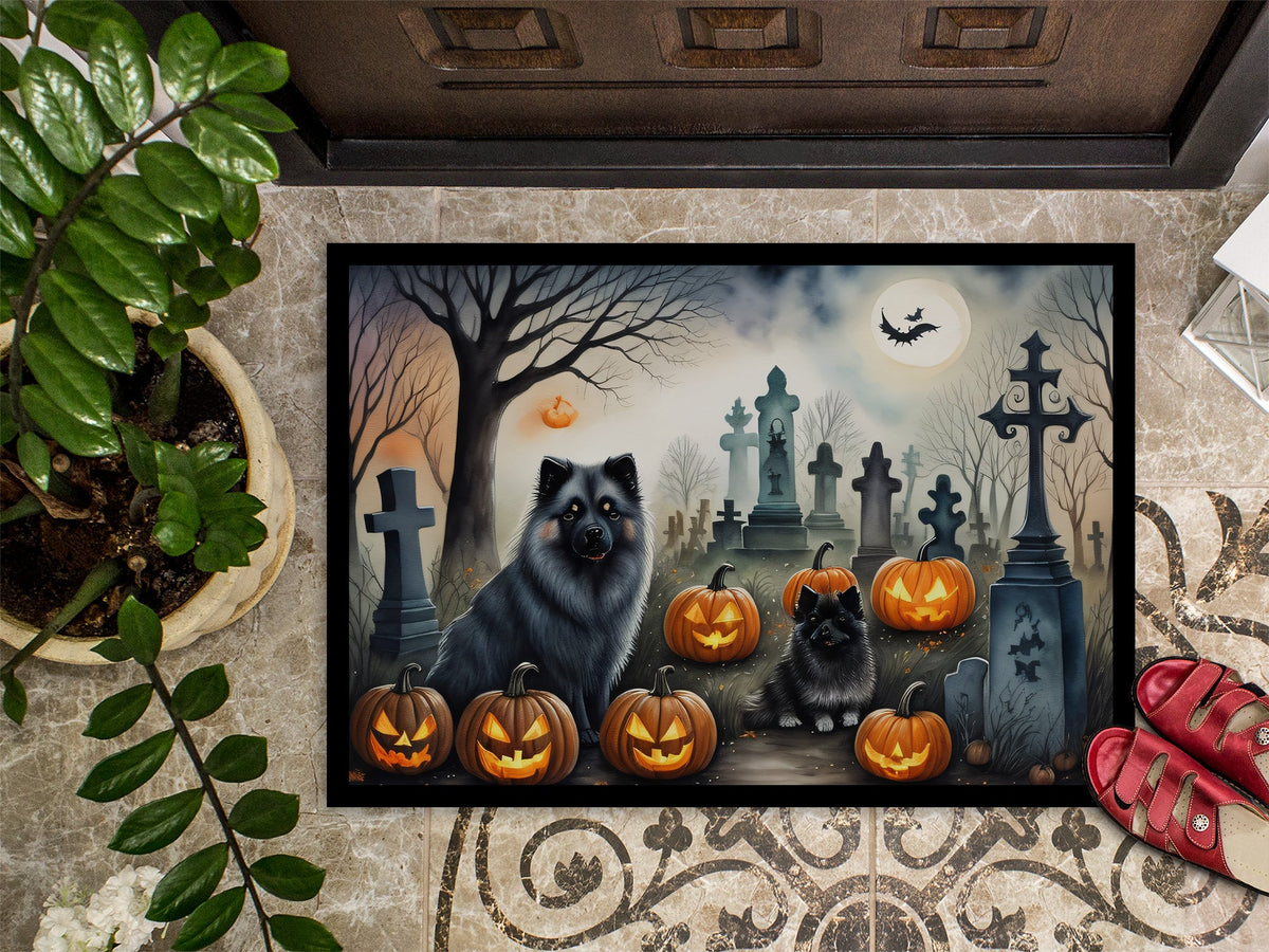 Keeshond Spooky Halloween Doormat - Grab & Glow