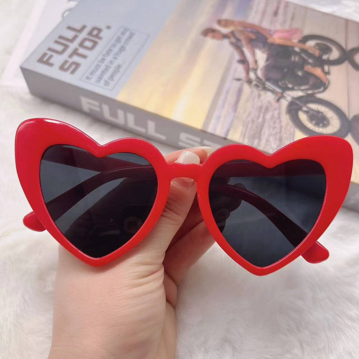 Personalized New European and American Sun Protection and Anti-Uv Sunglasses, Trendy and Fashionable Peach Heart Sunglasses, Internet Celebrity Cat-Eye Glasses - Grab & Glow