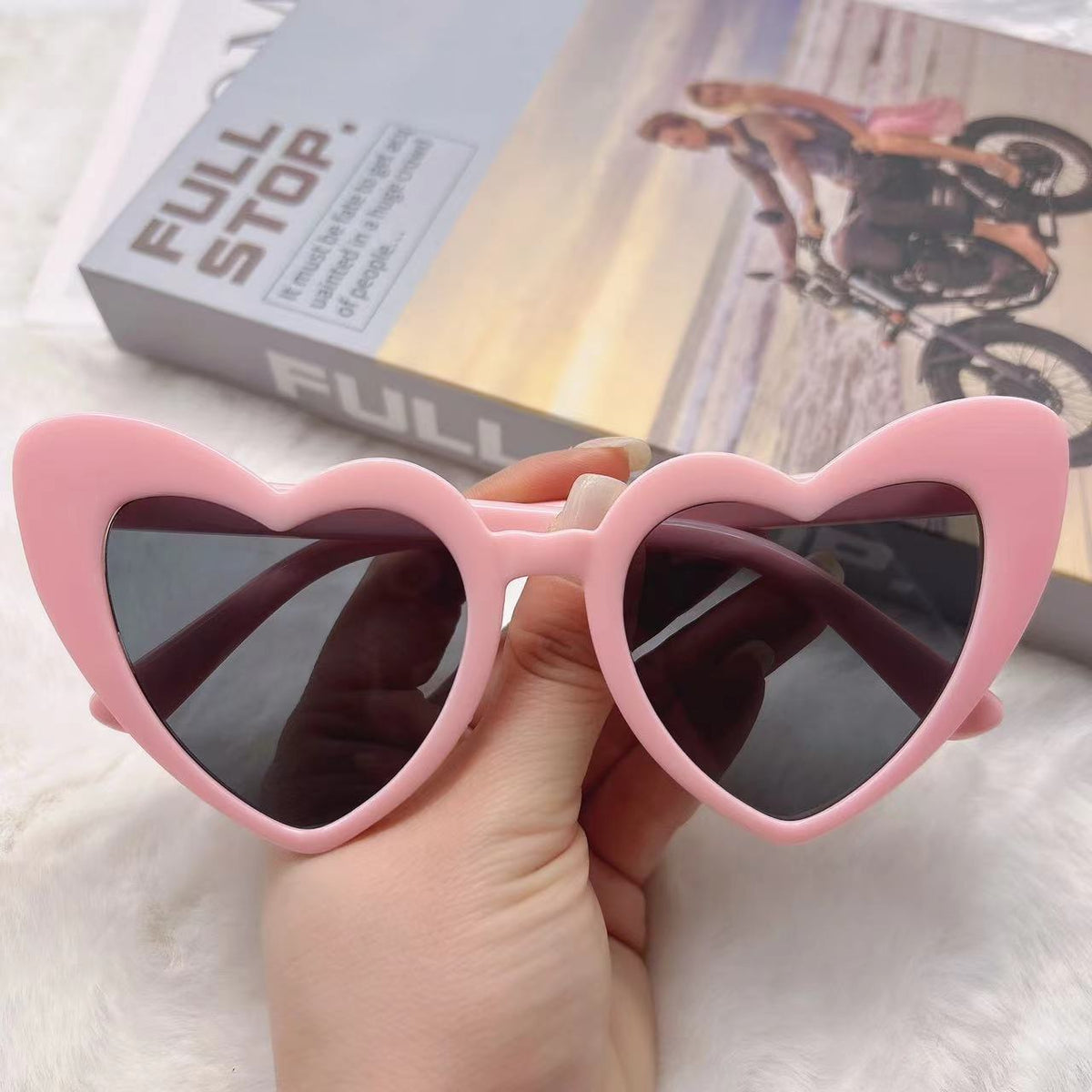 Personalized New European and American Sun Protection and Anti-Uv Sunglasses, Trendy and Fashionable Peach Heart Sunglasses, Internet Celebrity Cat-Eye Glasses - Grab & Glow