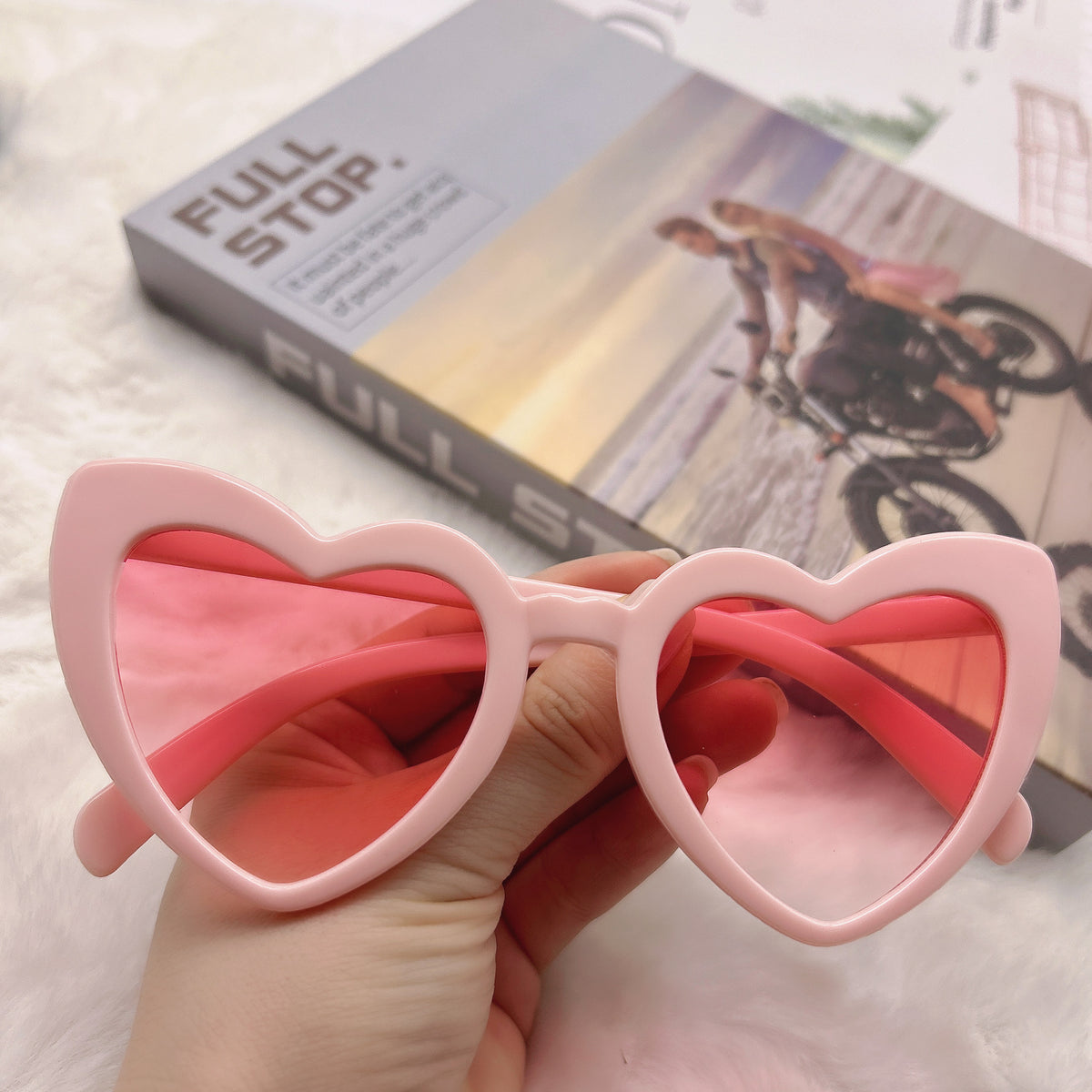 Personalized New European and American Sun Protection and Anti-Uv Sunglasses, Trendy and Fashionable Peach Heart Sunglasses, Internet Celebrity Cat-Eye Glasses - Grab & Glow