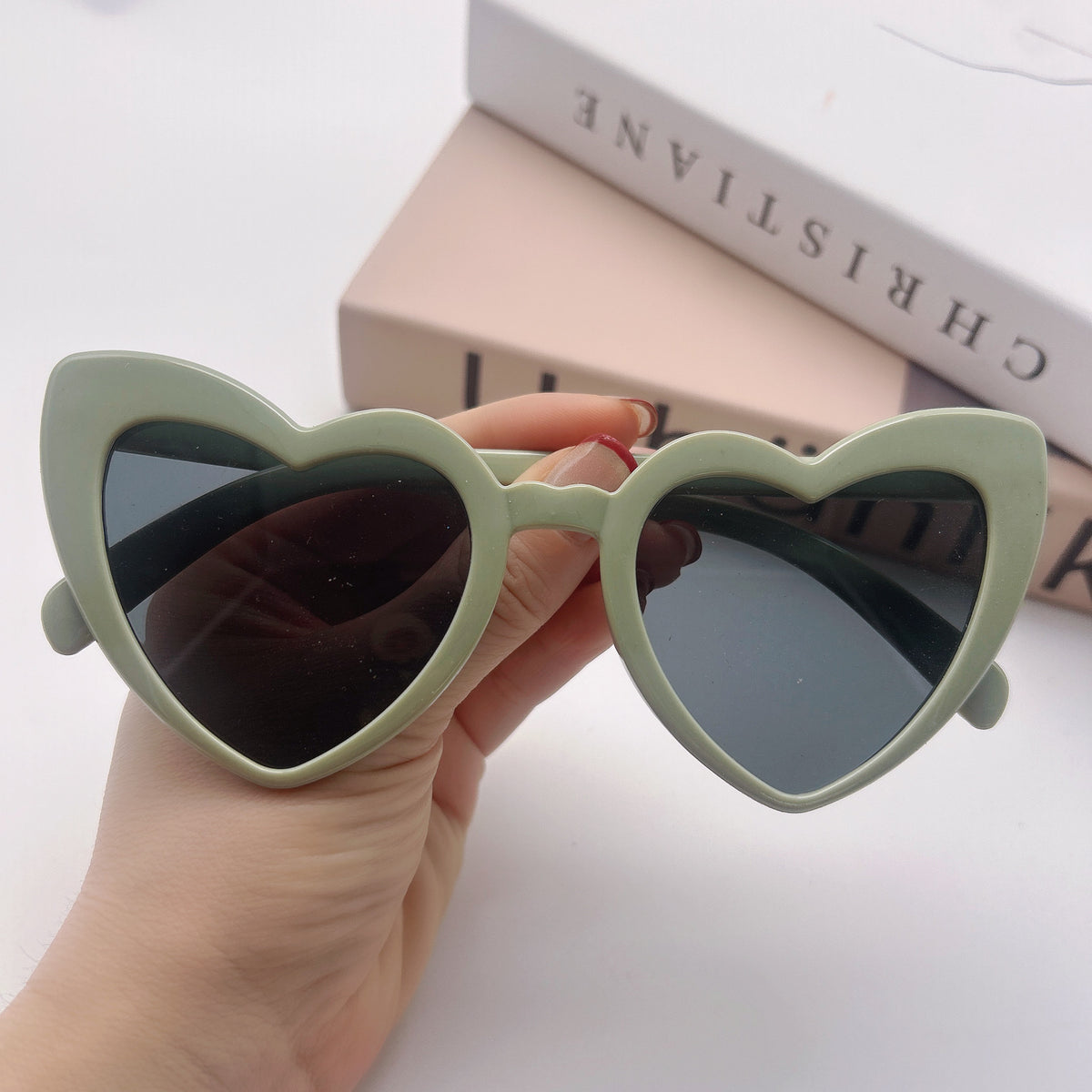 Personalized New European and American Sun Protection and Anti-Uv Sunglasses, Trendy and Fashionable Peach Heart Sunglasses, Internet Celebrity Cat-Eye Glasses - Grab & Glow