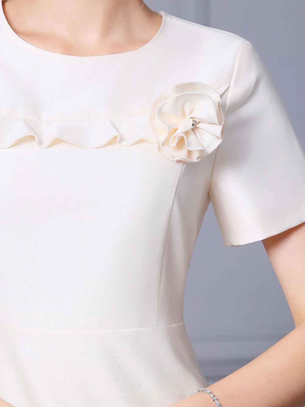 Zhili French-Style Elegant Ladylike Dress with Three-Dimensional Floral Decoration, High-Waisted Short-Sleeve A-Line Flared Skirt, Summer 2026 - Grab & Glow