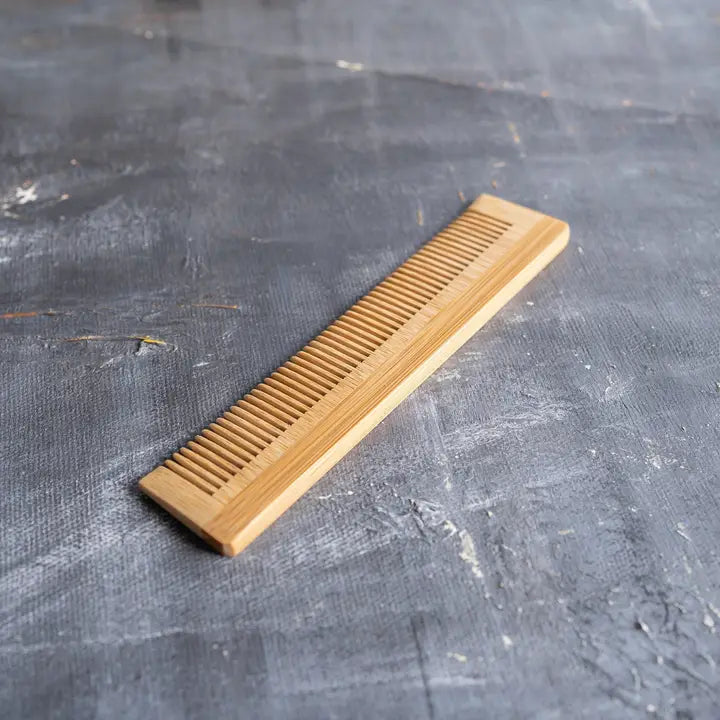 Flat Bamboo Comb - Grab & Glow