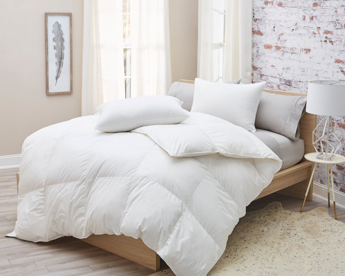 Premium Batiste White Goose Down Comforter - Grab & Glow