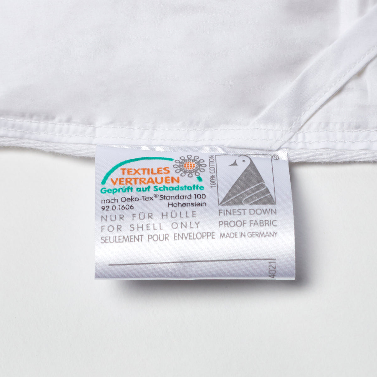 Premium Batiste White Goose Down Comforter - Grab & Glow