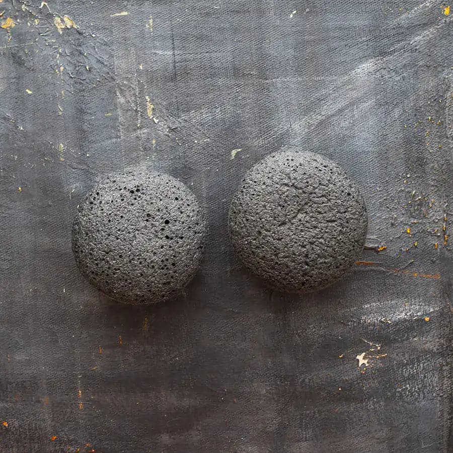 Konjac Facial Sponge - Charcoal - Grab & Glow