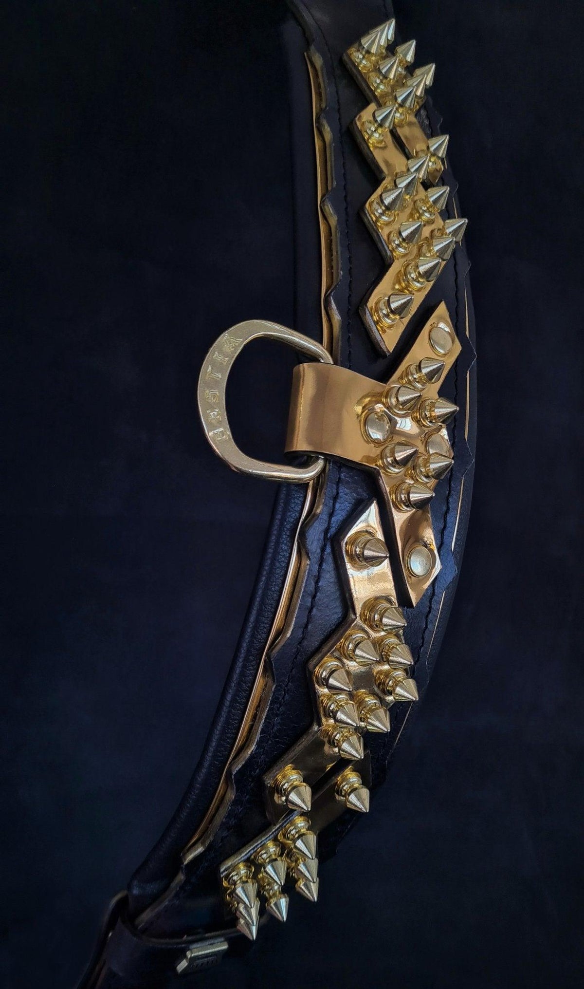 The ''Midas'' Collar Gold - Grab & Glow