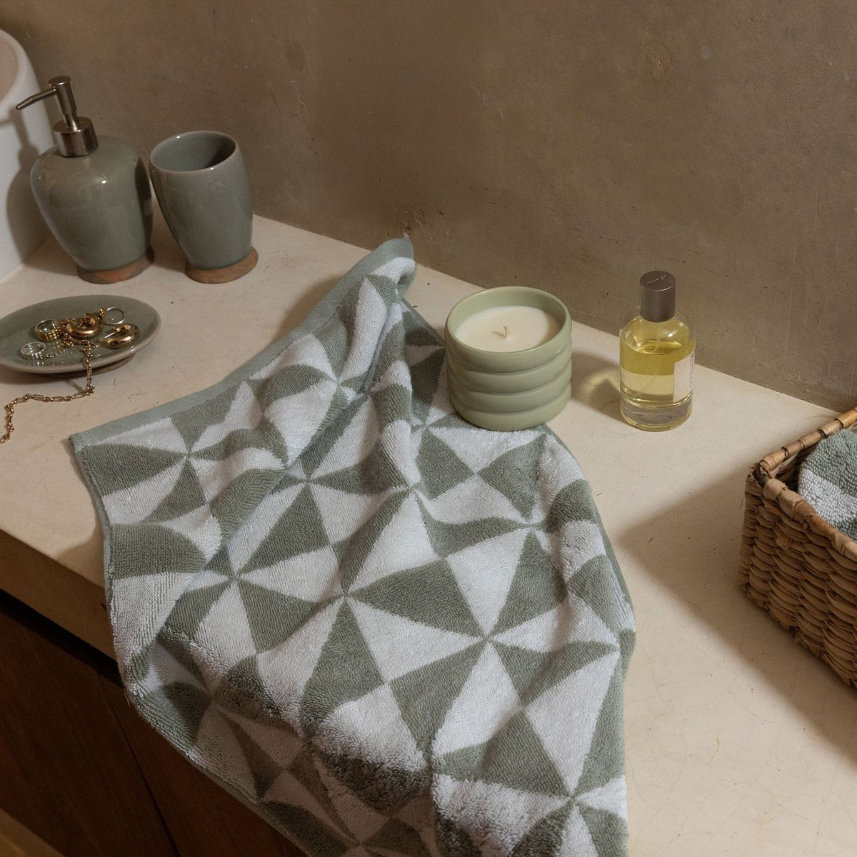 Umbra Australian Cotton Towels - Grab & Glow